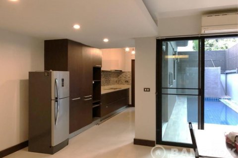 House in Bangkok, Thailand 4 bedrooms № 19492 - photo 3