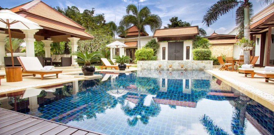House in Bang Tao, Thailand 4 bedrooms № 3187