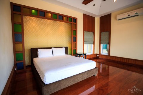 House in Pattaya, Thailand 5 bedrooms № 24357 - photo 4