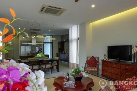 House in Bangkok, Thailand 4 bedrooms № 19503 - photo 15