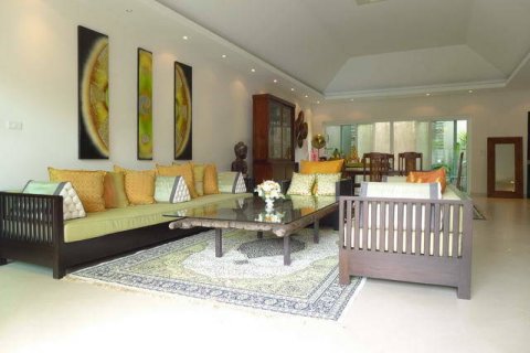 House in Pattaya, Thailand 4 bedrooms № 20152 - photo 1