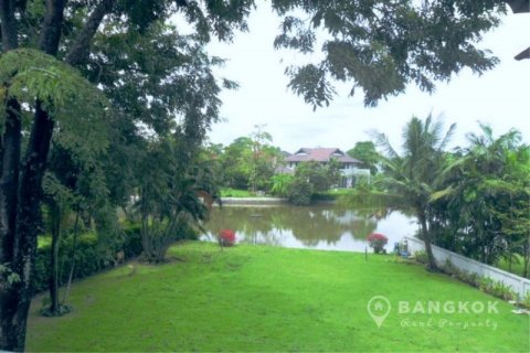House in Bang Kaeo, Thailand 5 bedrooms № 19398 - photo 1