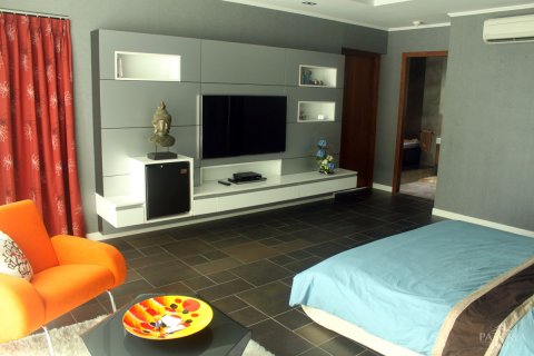 Condo on Jomtien Beach, Pattaya, Thailand, 2 bedrooms  № 23353 - photo 15