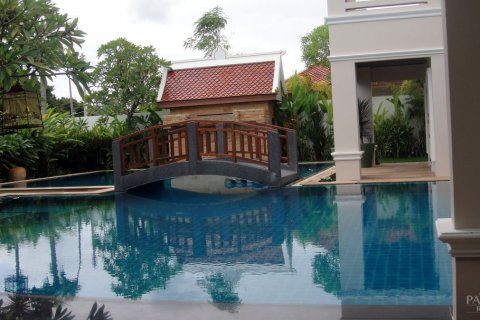 House in Pattaya, Thailand 4 bedrooms № 23209 - photo 14