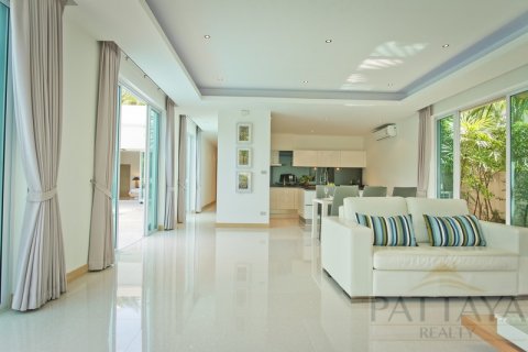 House in Pattaya, Thailand 3 bedrooms № 21156 - photo 28
