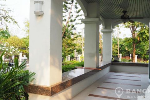 House in Bang Kaeo, Thailand 4 bedrooms № 19411 - photo 8