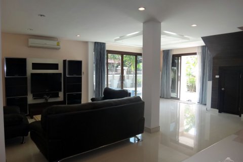 House in Pattaya, Thailand 3 bedrooms № 23324 - photo 9