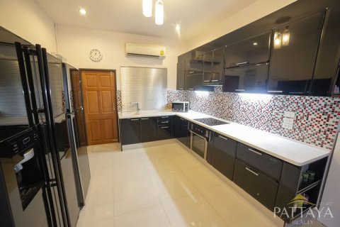 House in Pattaya, Thailand 3 bedrooms № 21306 - photo 23