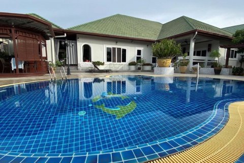 House in Pattaya, Thailand 4 bedrooms № 22339 - photo 2