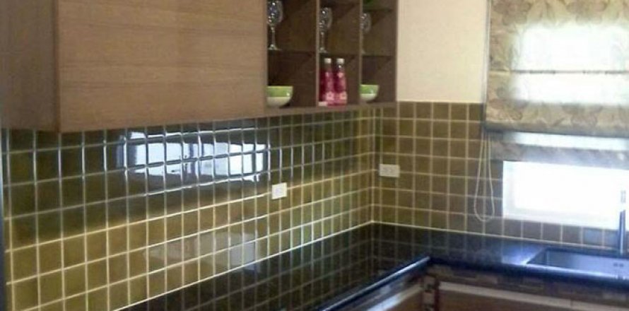 House in Pattaya, Thailand 4 bedrooms № 24314