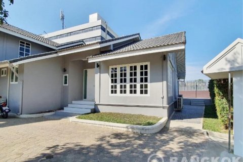 House in Bangkok, Thailand 4 bedrooms № 19390 - photo 14