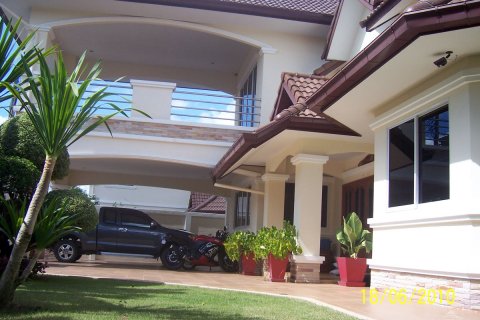 House in Pattaya, Thailand 4 bedrooms № 22974 - photo 7