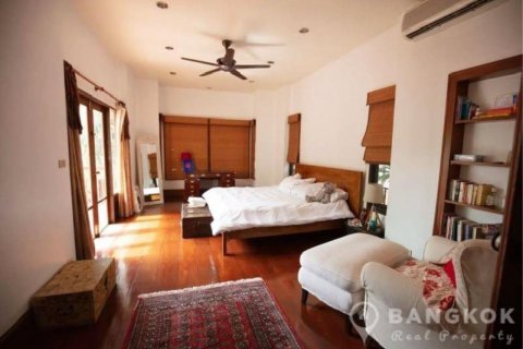 House in Bangkok, Thailand 4 bedrooms № 19463 - photo 5