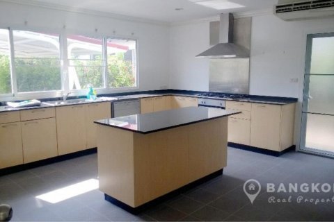 House in Bang Kaeo, Thailand 4 bedrooms № 19419 - photo 4