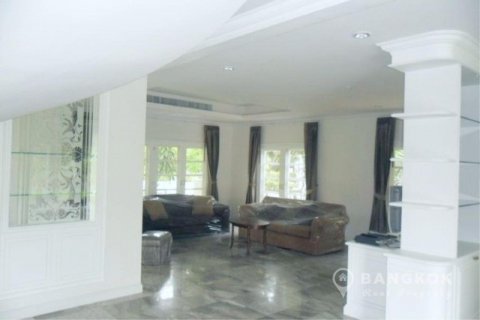 House in Bang Kaeo, Thailand 5 bedrooms № 19398 - photo 5