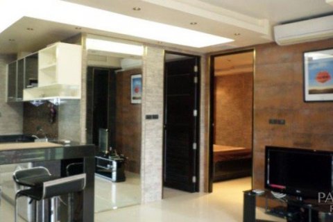 Condo in Pattaya, Thailand, 2 bedrooms  № 20347 - photo 1