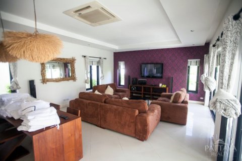 House in Pattaya, Thailand 3 bedrooms № 20723 - photo 2
