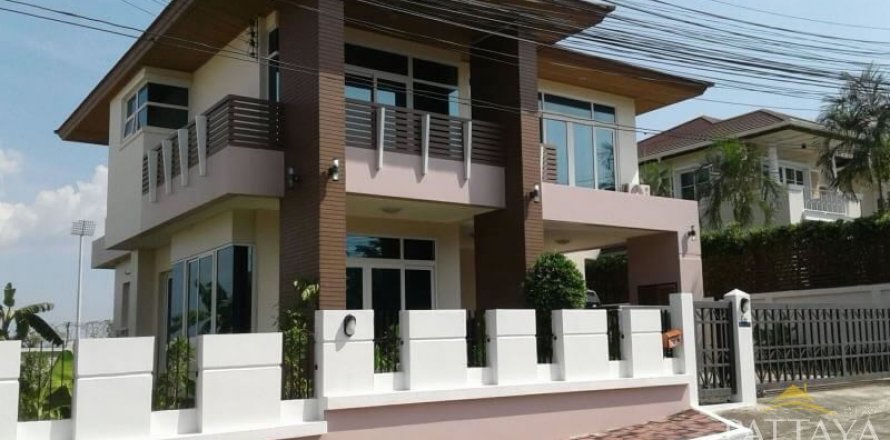 House in Pattaya, Thailand 4 bedrooms № 21451