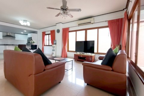 House in Pattaya, Thailand 4 bedrooms № 24655 - photo 10