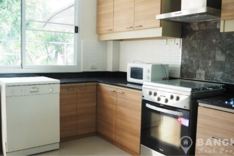 House in Bang Kaeo, Thailand 4 bedrooms № 19411 - photo 10