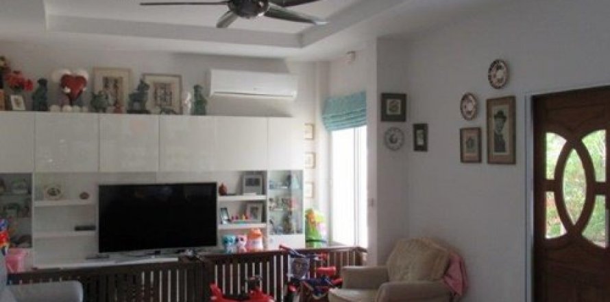 House in Pattaya, Thailand 4 bedrooms № 21614