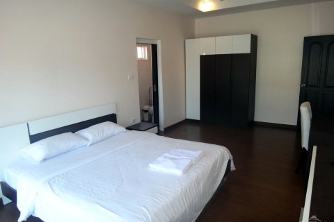 House in Pattaya, Thailand 3 bedrooms № 23324 - photo 24