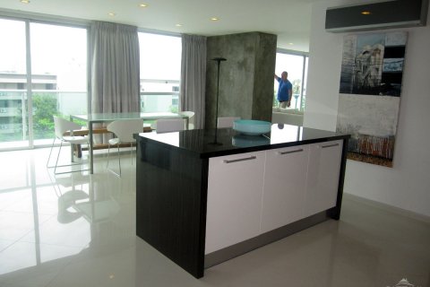 Condo in Pattaya, Thailand, 2 bedrooms  № 23132 - photo 2