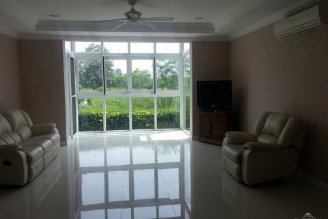 House in Pattaya, Thailand 8 bedrooms № 24024 - photo 8