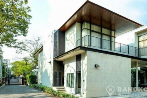 House in Bangkok, Thailand 4 bedrooms № 19503 - photo 3