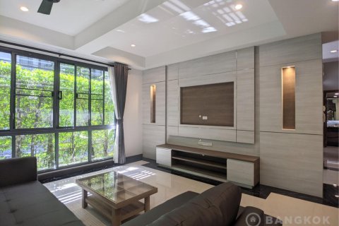 House in Bangkok, Thailand 5 bedrooms № 19396 - photo 3