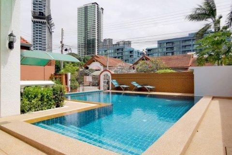 House in Pattaya, Thailand 4 bedrooms № 24655 - photo 4