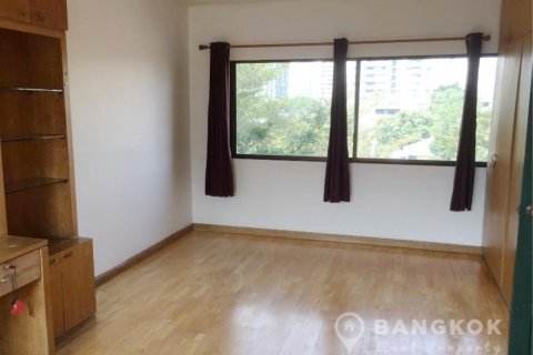 Townhouse in Bangkok, Thailand 4 bedrooms № 19449 - photo 8