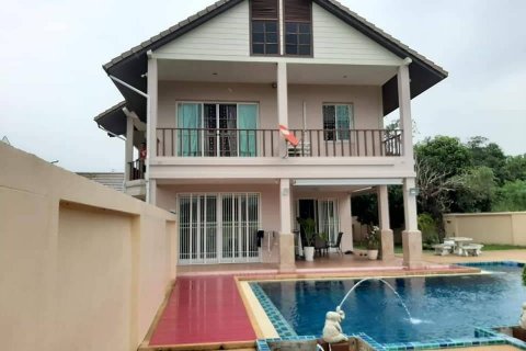 House in Pattaya, Thailand 3 bedrooms № 22196 - photo 1