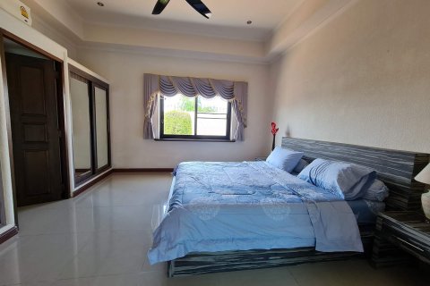 House in Pattaya, Thailand 6 bedrooms № 22401 - photo 22