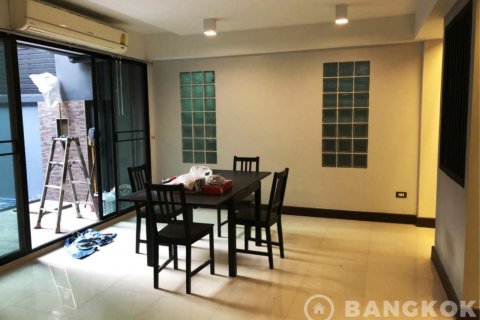 House in Bangkok, Thailand 4 bedrooms № 19492 - photo 6