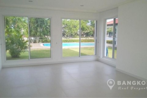 House in Bang Kaeo, Thailand 4 bedrooms № 19419 - photo 3