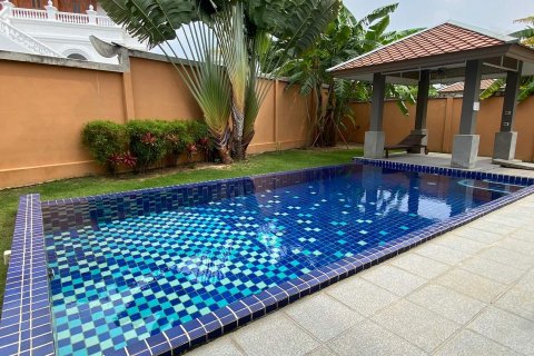 House in Pattaya, Thailand 4 bedrooms № 22548 - photo 2