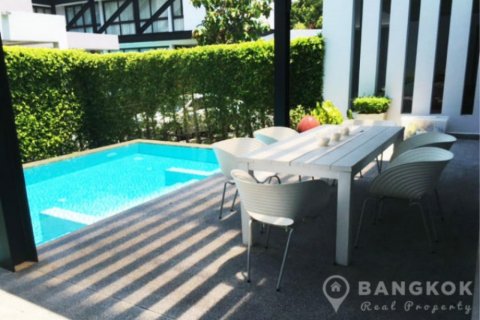 House in Bangkok, Thailand 4 bedrooms № 19418 - photo 4