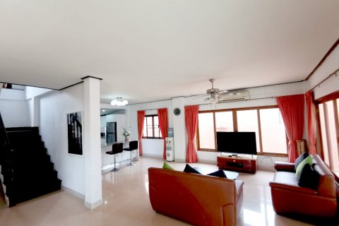 House in Pattaya, Thailand 4 bedrooms № 24655 - photo 9