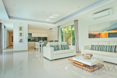 House in Pattaya, Thailand 3 bedrooms № 21156 - photo 25