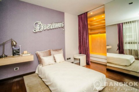 Townhouse in Bangkok, Thailand 4 bedrooms № 19499 - photo 20
