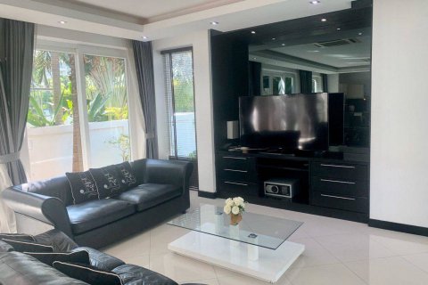 House on Jomtien Beach, Pattaya, Thailand 4 bedrooms № 21988 - photo 16