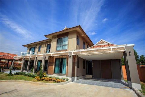 House in Pattaya, Thailand 5 bedrooms № 20174 - photo 1