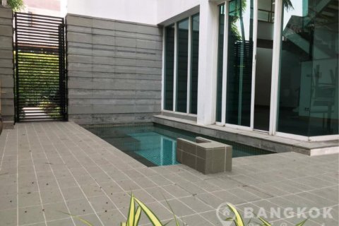 House in Bangkok, Thailand 4 bedrooms № 19479 - photo 5