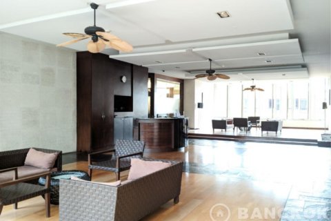 Condo in Bangkok, Thailand, 3 bedrooms  № 19444 - photo 25