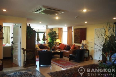 Condo in Watthana, Bangkok, Thailand, 3 bedrooms  № 19462 - photo 10