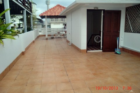 House in Pattaya, Thailand 2 bedrooms № 24014 - photo 24