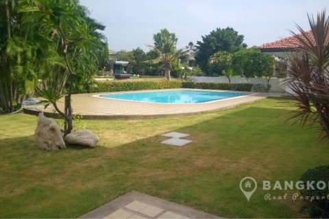 House in Bang Kaeo, Thailand 4 bedrooms № 19419 - photo 5
