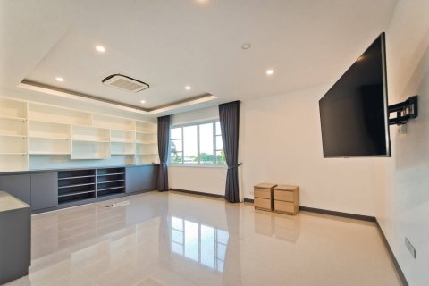House in Pattaya, Thailand 5 bedrooms № 21797 - photo 9