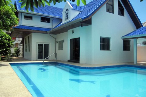 House in Pattaya, Thailand 6 bedrooms № 22952 - photo 5